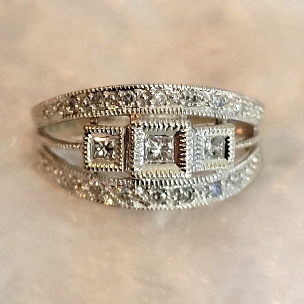White Gold Diamond Ring Sz 7 - Picture 1 of 9